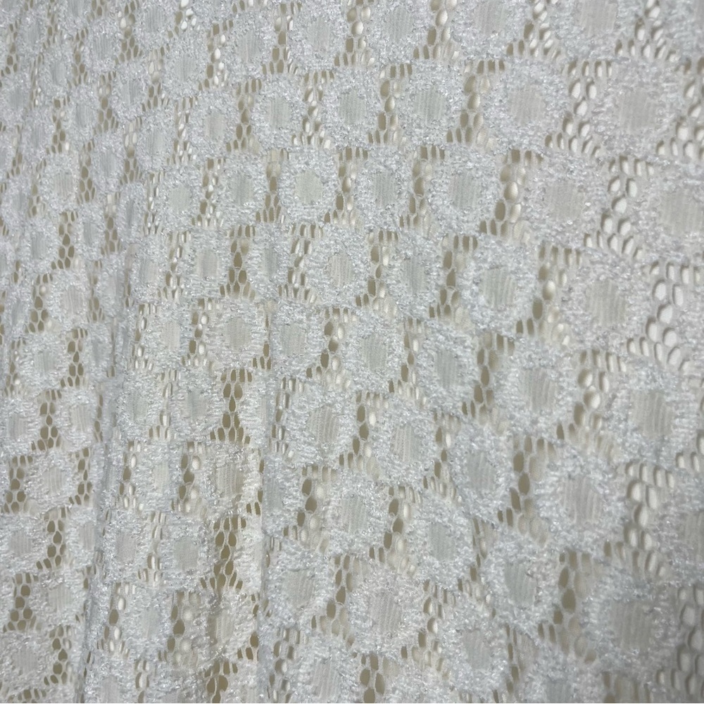 Bill Blass Womens Rayon Nylon Blouse M White Lace V-Neck Long Bell Sleeve‎ Top - Picture 5 of 10